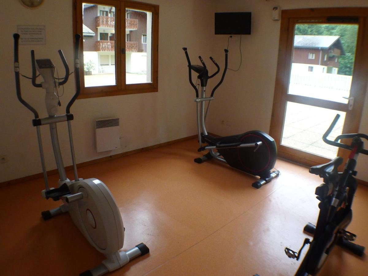 Studio Mansarde Avec Balcon, Piscine Et Parking Souterrain A Samoens - Fr-1-629-92 Exteriör bild