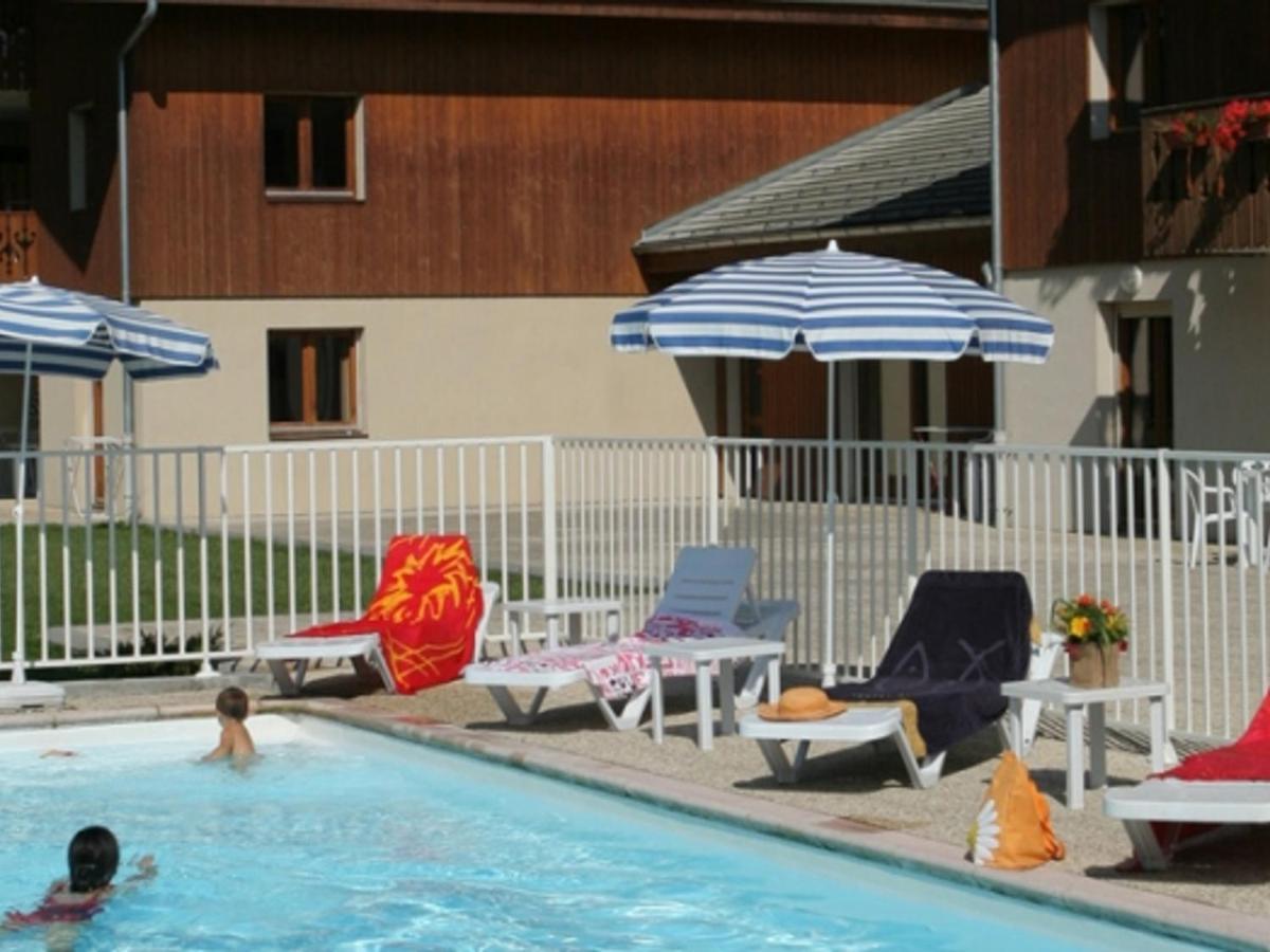 Studio Mansarde Avec Balcon, Piscine Et Parking Souterrain A Samoens - Fr-1-629-92 Exteriör bild