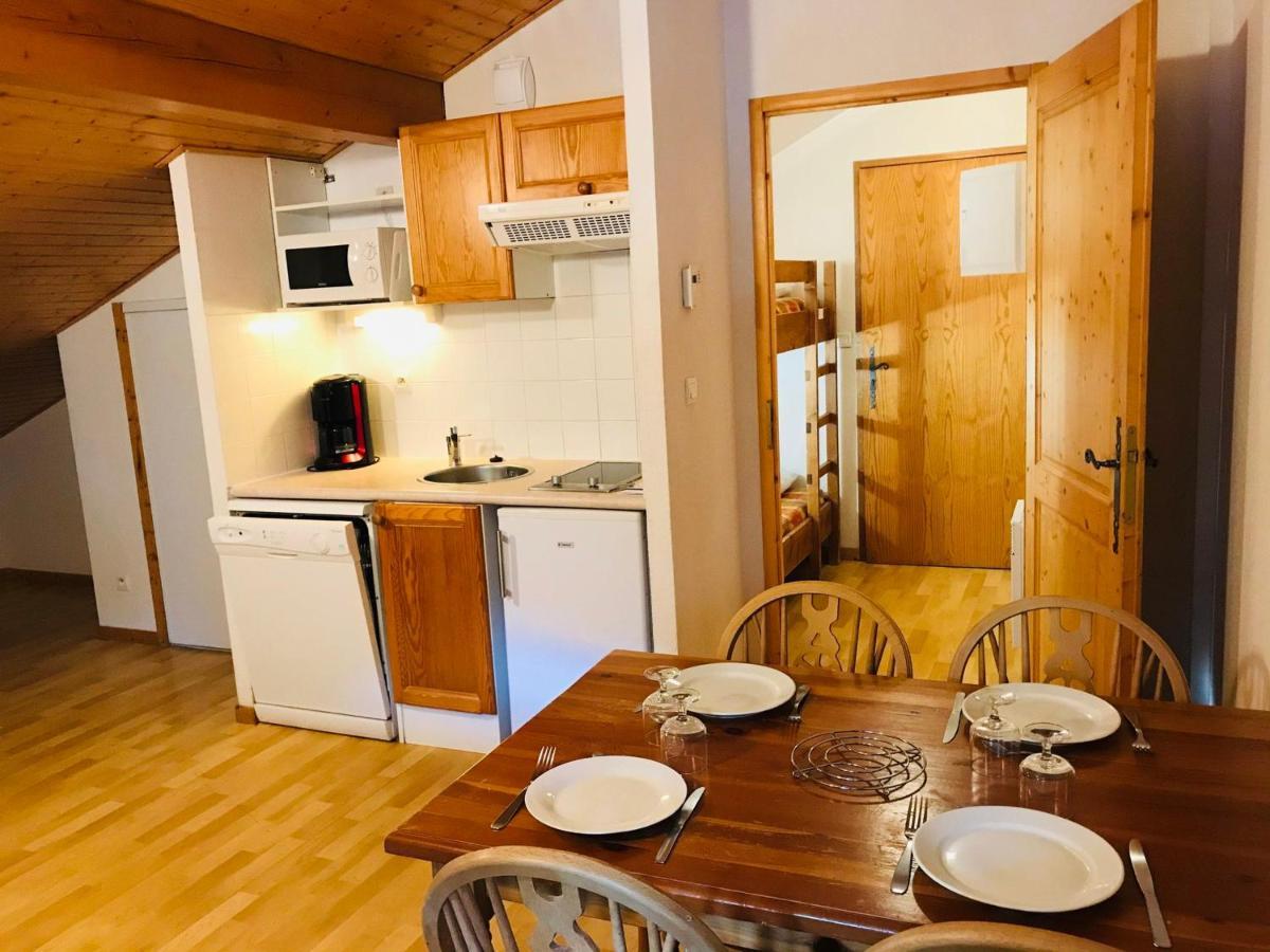 Studio Mansarde Avec Balcon, Piscine Et Parking Souterrain A Samoens - Fr-1-629-92 Exteriör bild