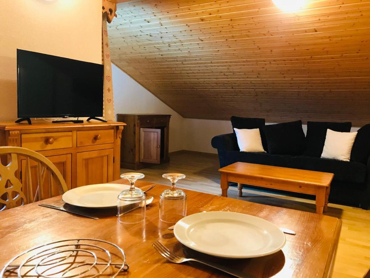 Studio Mansarde Avec Balcon, Piscine Et Parking Souterrain A Samoens - Fr-1-629-92 Exteriör bild