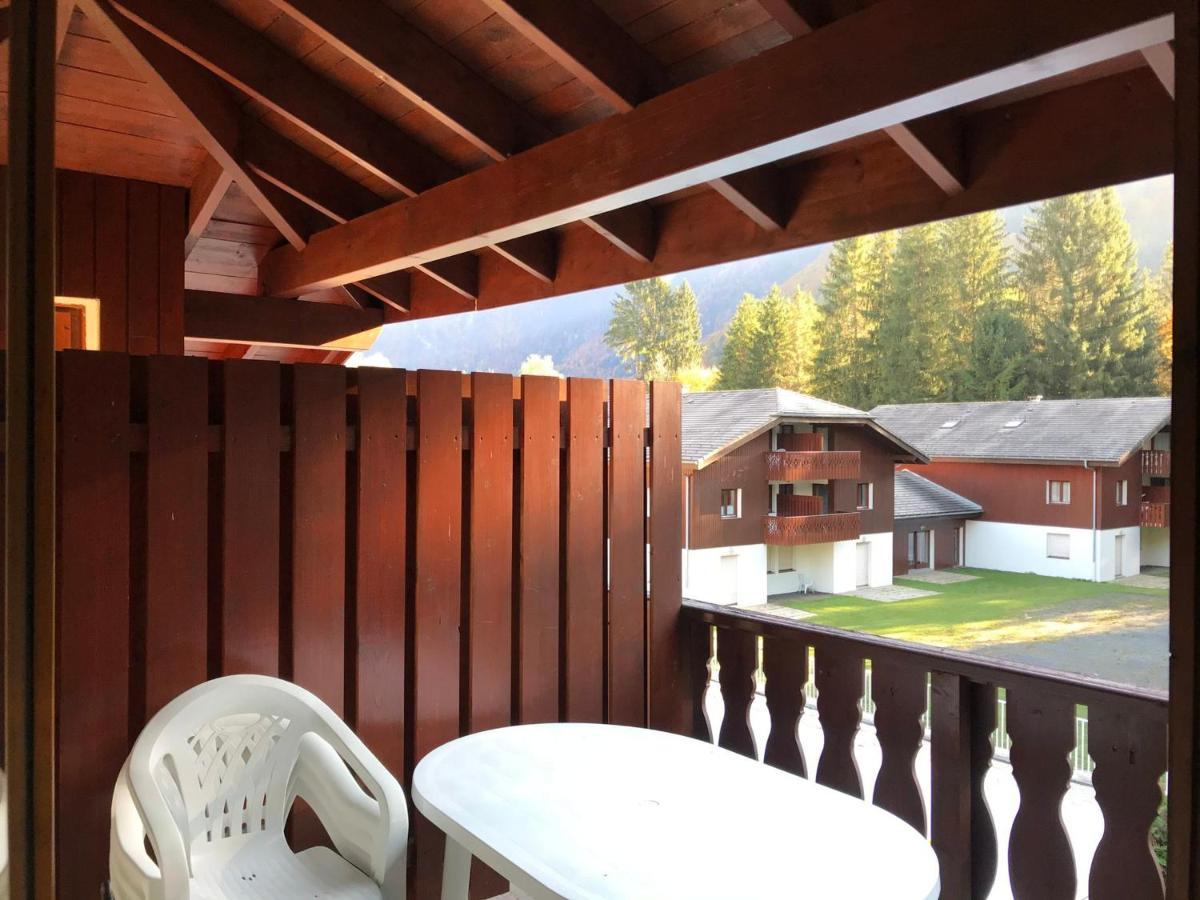 Studio Mansarde Avec Balcon, Piscine Et Parking Souterrain A Samoens - Fr-1-629-92 Exteriör bild